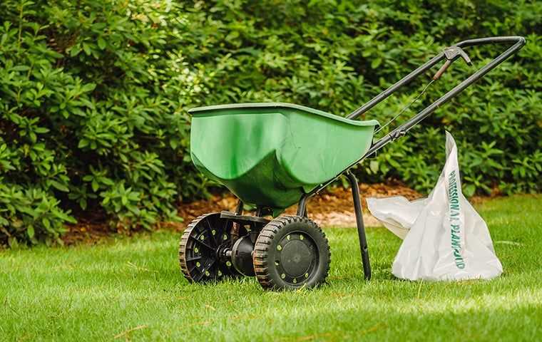 a fertilizer wheel barrow